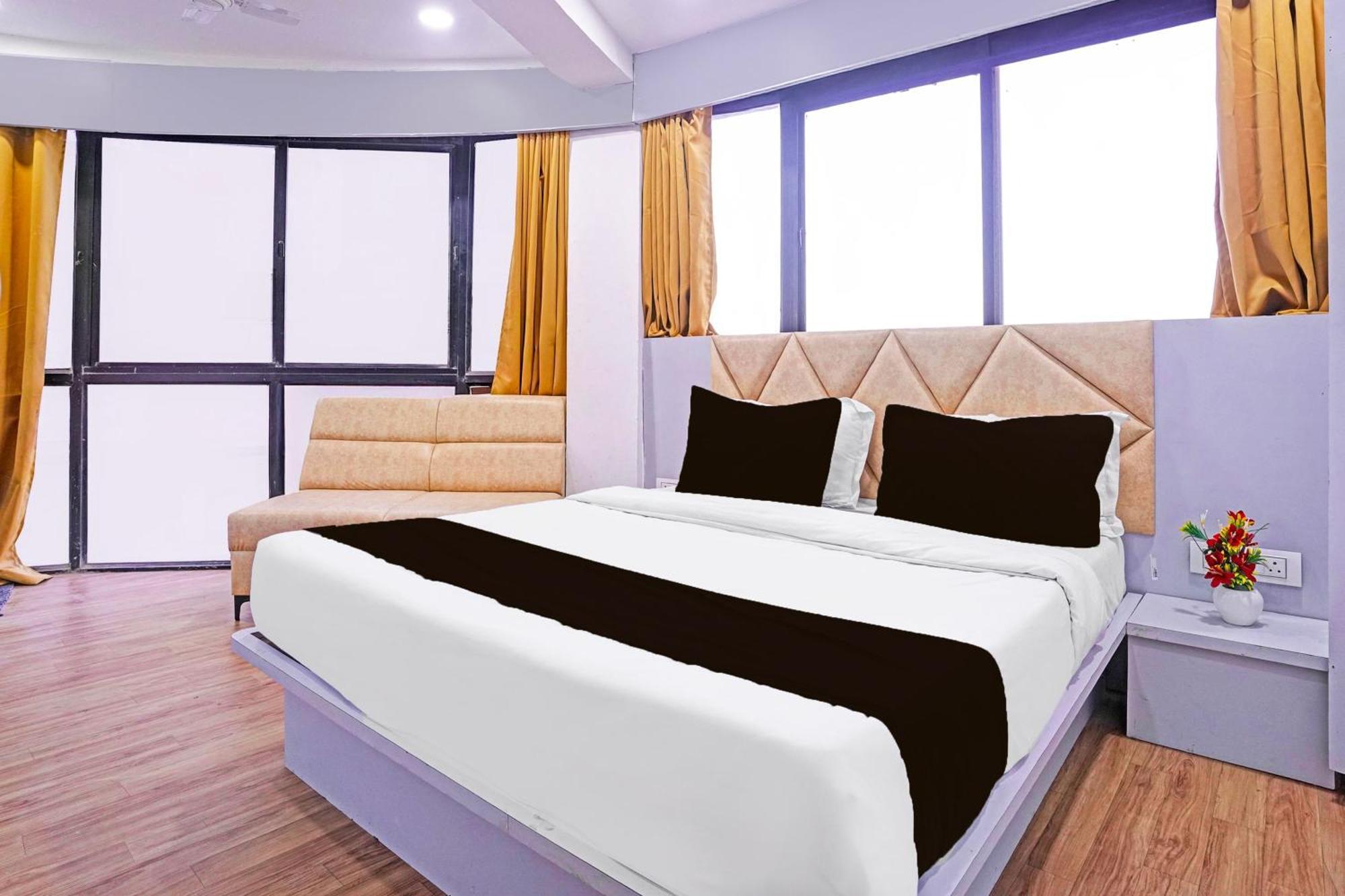 Hotel O Patang 24 阿穆达巴 外观 照片