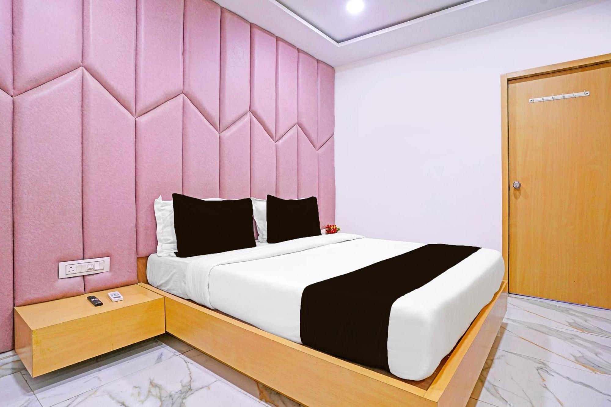 Hotel O Patang 24 阿穆达巴 外观 照片